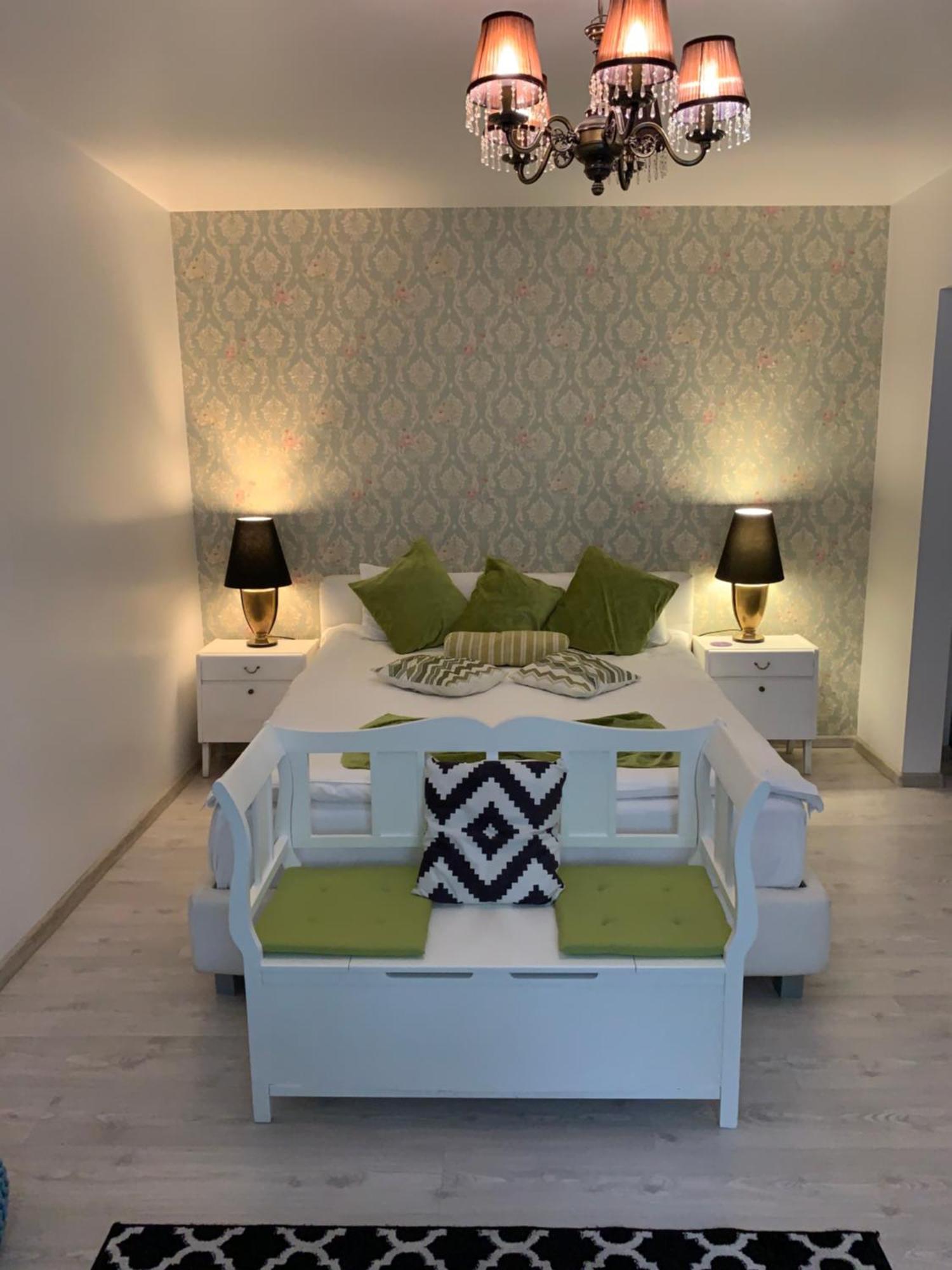 Cozy Apartment In A Quiet Area クラヨーヴァ エクステリア 写真